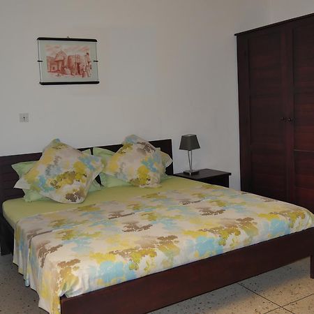 Best View Bed & Breakfast Lome Bagian luar foto